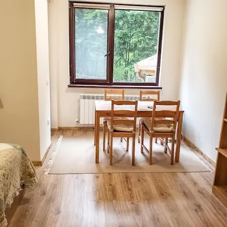 A10 Gardens Appartement *