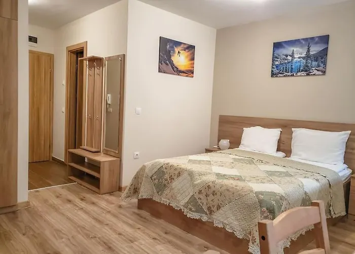 Апартамент A10 Gardens *